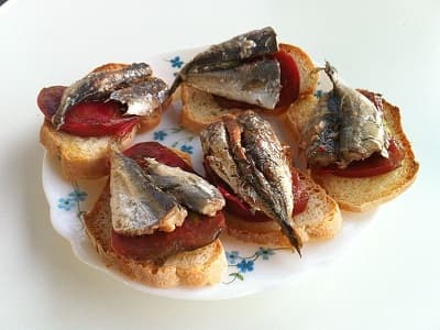 Tapas: sardines-tomate